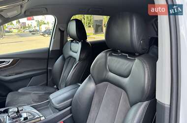 Внедорожник / Кроссовер Audi Q7 2016 в 