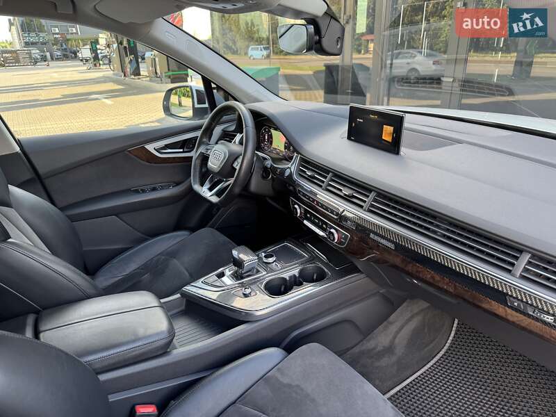 Внедорожник / Кроссовер Audi Q7 2016 в Киеве