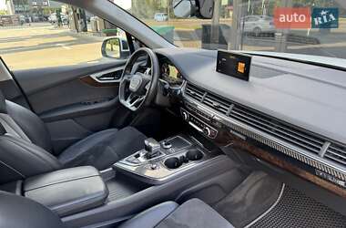 Внедорожник / Кроссовер Audi Q7 2016 в 