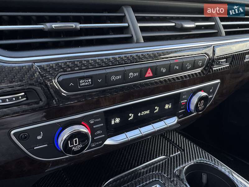 Внедорожник / Кроссовер Audi Q7 2016 в Киеве