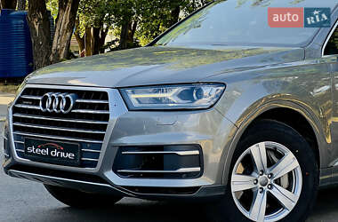 Позашляховик / Кросовер Audi Q7 2017 в Миколаєві