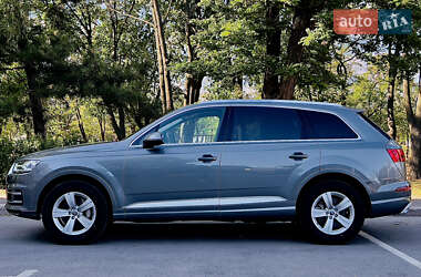 Внедорожник / Кроссовер Audi Q7 2017 в 