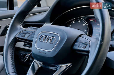 Внедорожник / Кроссовер Audi Q7 2017 в 