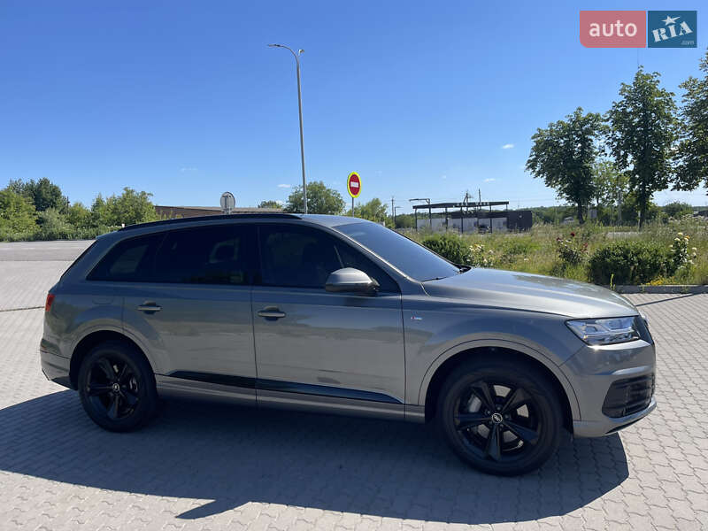 Внедорожник / Кроссовер Audi Q7 2018 в Виннице