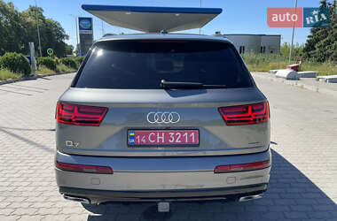 Внедорожник / Кроссовер Audi Q7 2018 в 