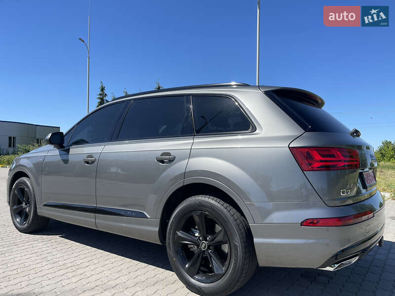 Внедорожник / Кроссовер Audi Q7 2018 в Виннице