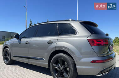 Внедорожник / Кроссовер Audi Q7 2018 в 