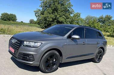 Внедорожник / Кроссовер Audi Q7 2018 в 