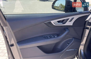 Внедорожник / Кроссовер Audi Q7 2018 в 