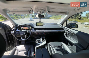 Внедорожник / Кроссовер Audi Q7 2018 в 