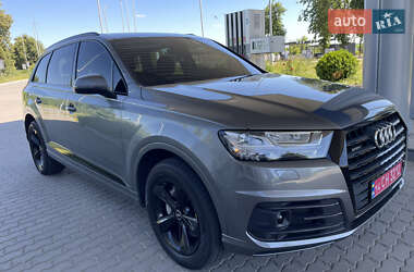 Внедорожник / Кроссовер Audi Q7 2018 в 