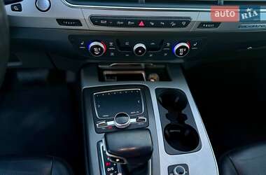 Внедорожник / Кроссовер Audi Q7 2016 в 