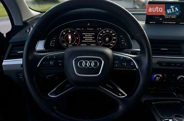 Внедорожник / Кроссовер Audi Q7 2016 в 