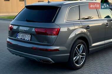 Внедорожник / Кроссовер Audi Q7 2016 в 