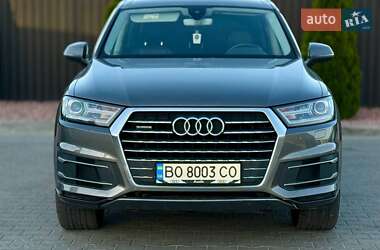 Внедорожник / Кроссовер Audi Q7 2016 в 