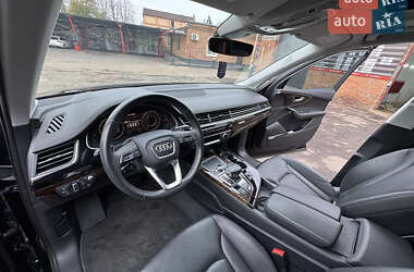 Внедорожник / Кроссовер Audi Q7 2017 в 