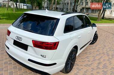 Позашляховик / Кросовер Audi Q7 2016 в 