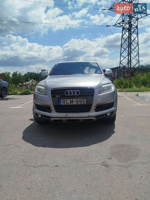 Внедорожник / Кроссовер Audi Q7 2007 в 
