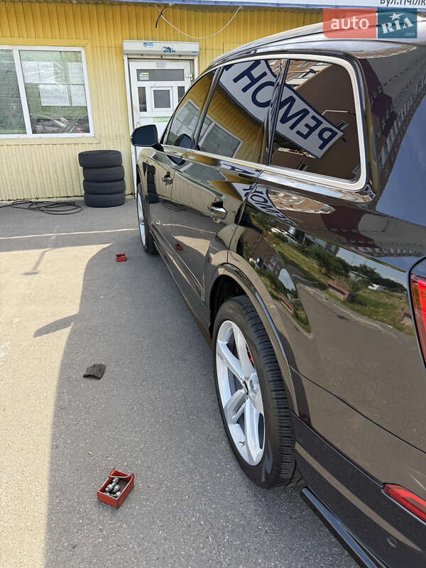 Внедорожник / Кроссовер Audi Q7 2018 в Киеве