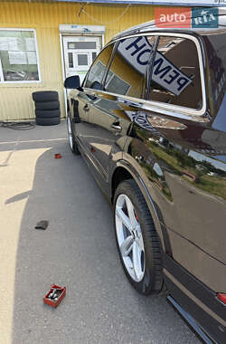 Позашляховик / Кросовер Audi Q7 2018 в 