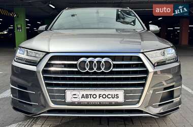 Внедорожник / Кроссовер Audi Q7 2018 в 