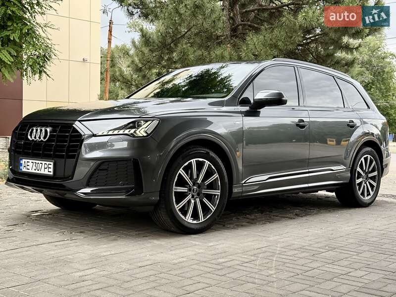 Внедорожник / Кроссовер Audi Q7 2021 в Днепре