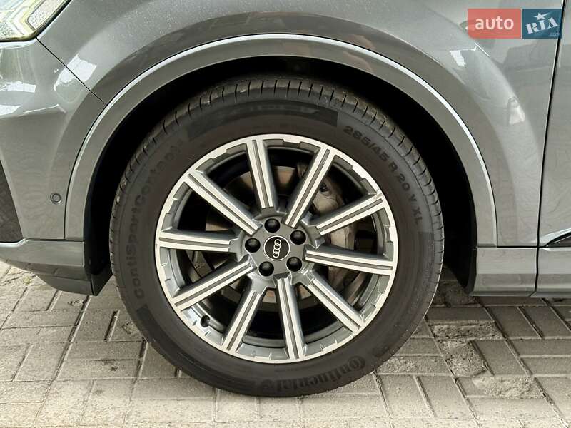 Внедорожник / Кроссовер Audi Q7 2021 в Днепре