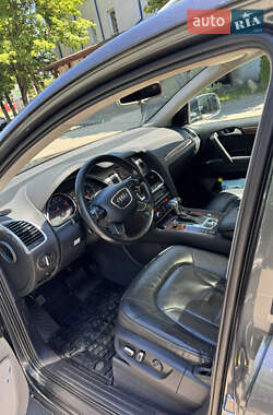 Внедорожник / Кроссовер Audi Q7 2012 в 