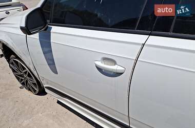 Позашляховик / Кросовер Audi Q7 2020 в 