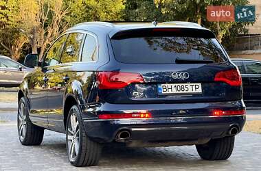Позашляховик / Кросовер Audi Q7 2012 в 