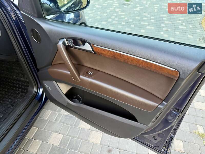 Внедорожник / Кроссовер Audi Q7 2012 в Одессе