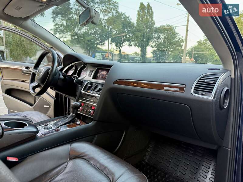 Внедорожник / Кроссовер Audi Q7 2012 в Одессе