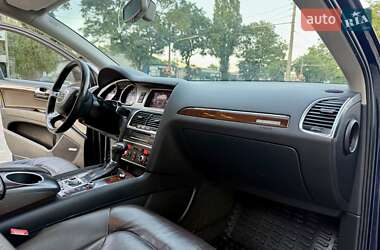 Позашляховик / Кросовер Audi Q7 2012 в 