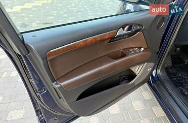 Позашляховик / Кросовер Audi Q7 2012 в 