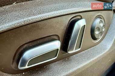 Позашляховик / Кросовер Audi Q7 2012 в 