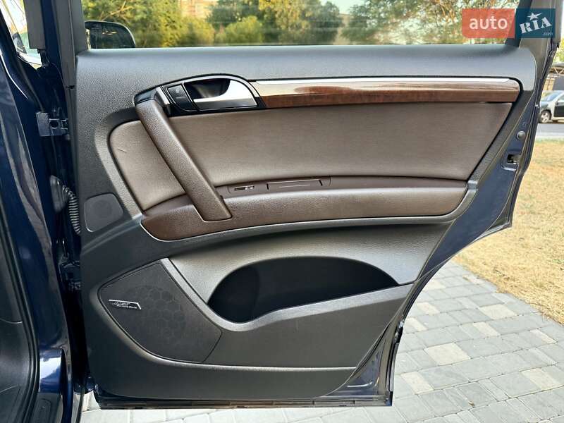 Внедорожник / Кроссовер Audi Q7 2012 в Одессе