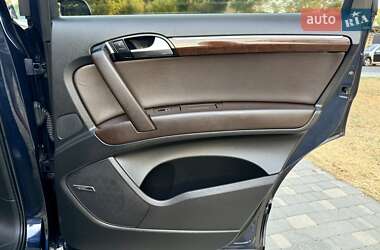 Позашляховик / Кросовер Audi Q7 2012 в 