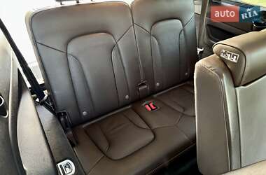 Позашляховик / Кросовер Audi Q7 2012 в 