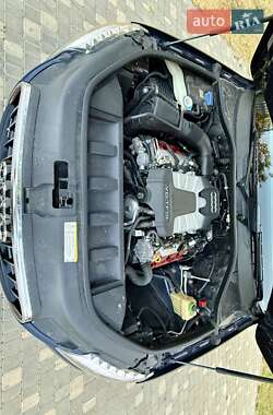 Позашляховик / Кросовер Audi Q7 2012 в 