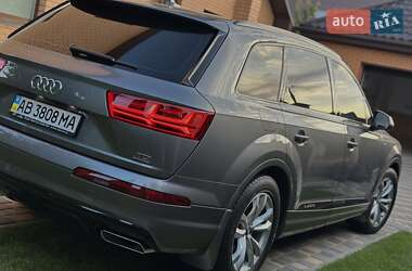 Внедорожник / Кроссовер Audi Q7 2017 в 
