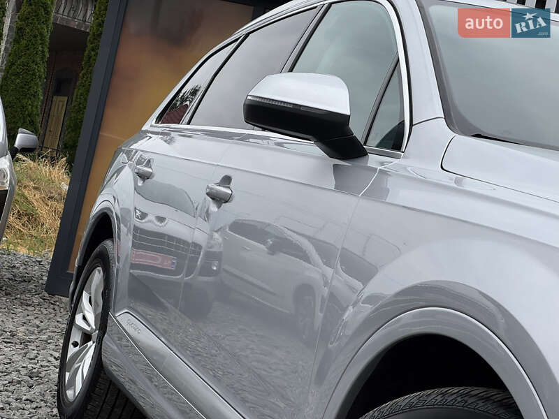 Внедорожник / Кроссовер Audi Q7 2017 в Стрые