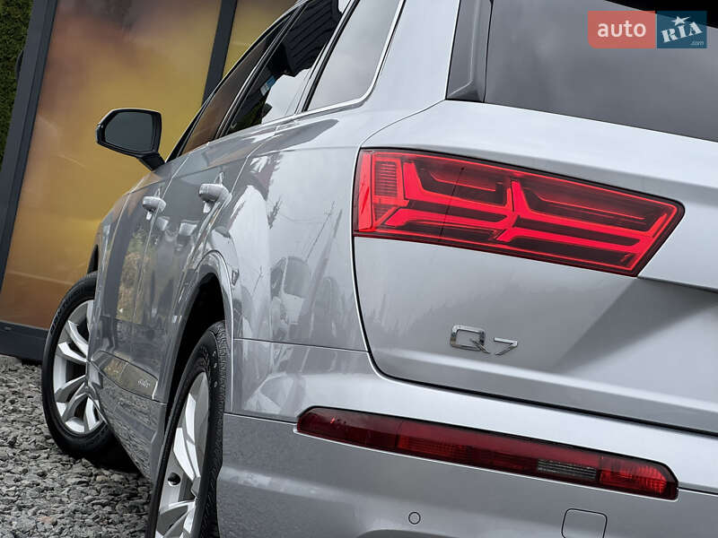 Внедорожник / Кроссовер Audi Q7 2017 в Стрые