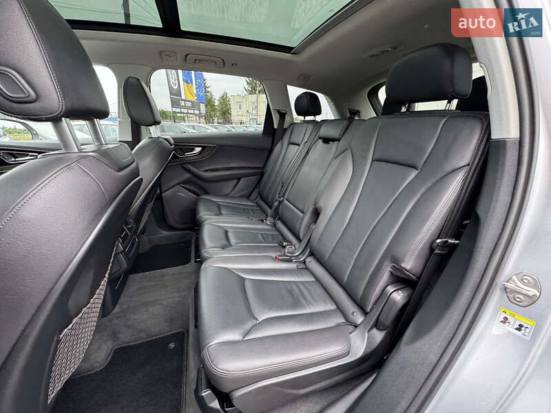 Внедорожник / Кроссовер Audi Q7 2017 в Стрые