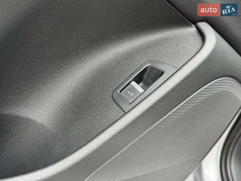 Внедорожник / Кроссовер Audi Q7 2017 в Стрые
