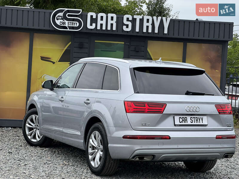 Внедорожник / Кроссовер Audi Q7 2017 в Стрые
