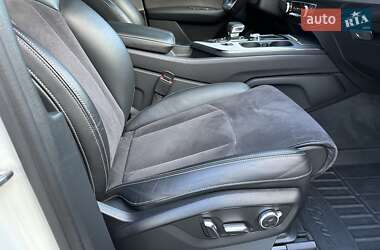 Позашляховик / Кросовер Audi Q7 2017 в 