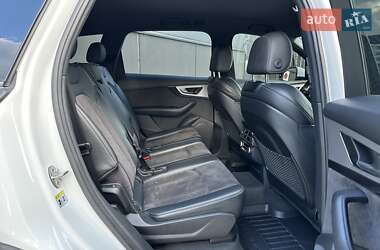 Позашляховик / Кросовер Audi Q7 2017 в 