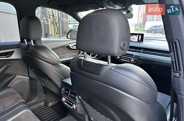 Позашляховик / Кросовер Audi Q7 2017 в 