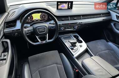 Позашляховик / Кросовер Audi Q7 2017 в 