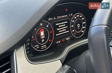Позашляховик / Кросовер Audi Q7 2017 в 